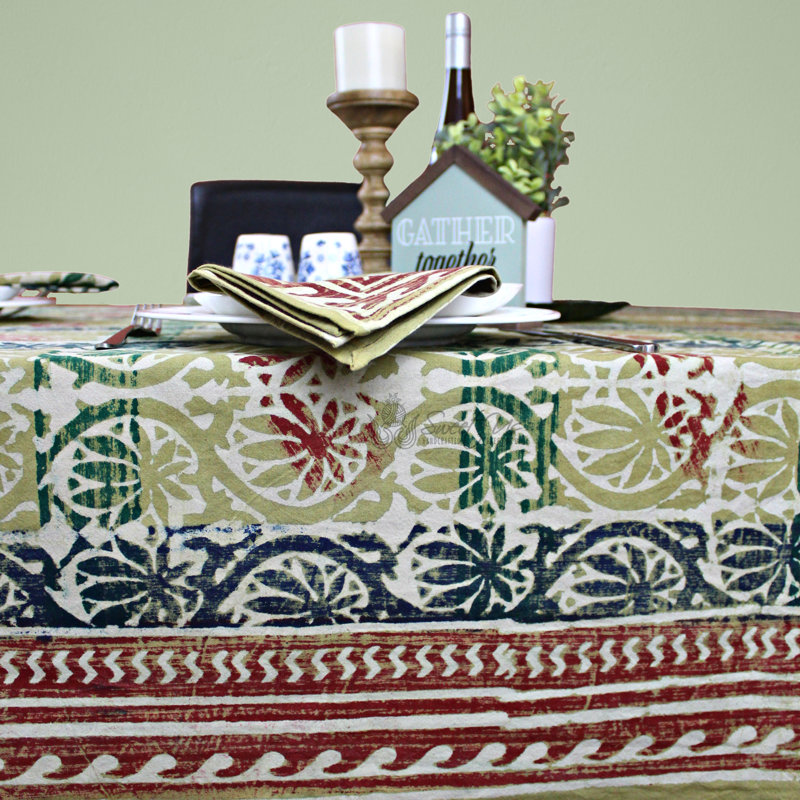 Nappe en coton imprimé à la main avec motif floral beige et vert, L 60 po x l 60 po