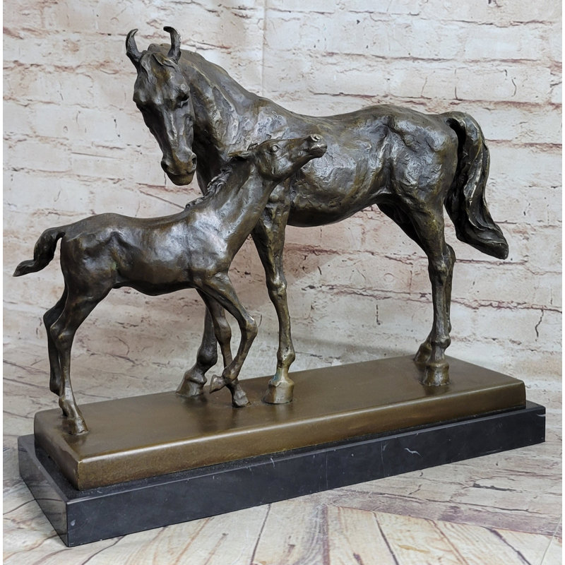 Cheval avec poulain, statue de bronze par Mene, sculpture moulée à chaud