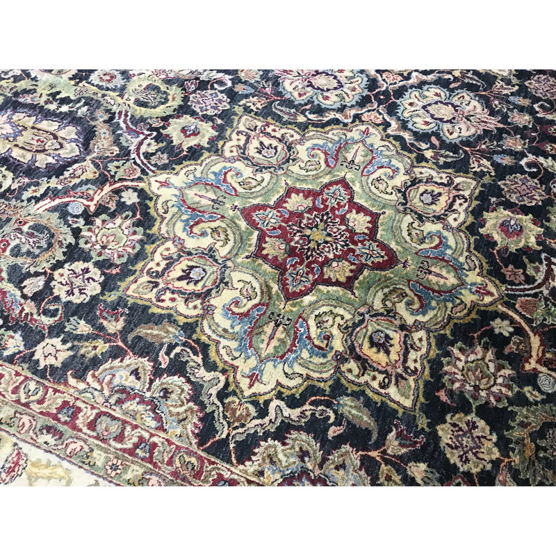 Tapis noir et crème noué à la main de haute qualité