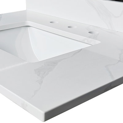 Dessus de meuble-lavabo en quartz 31 po, lavabo central encastré à simple cuve de 3/4 po d'épaisseur, dosseret de 4 po de hauteur, 3 trous de robinet pré-percés, quartz résistant aux taches et à la chaleur avec veines
