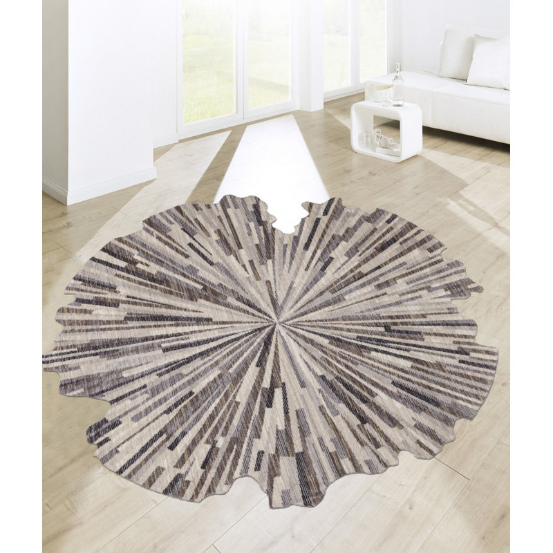 Tapis intérieur / extérieur en polyester tissé à la machine Novelty, Nouveauté 5 pi 3 po x 5 pi 3 po