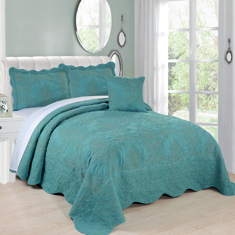 4 Piece Damask Oversized Embroidery Bedspread Set, Queen Quilt + 2 Queen Shams + Throw Pillow, Teal