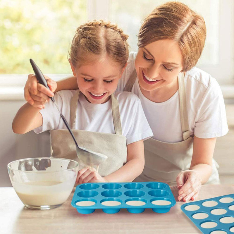 Belfry Kitchen Wasdale Non-Stick Silicone Muffin Pan with Lid