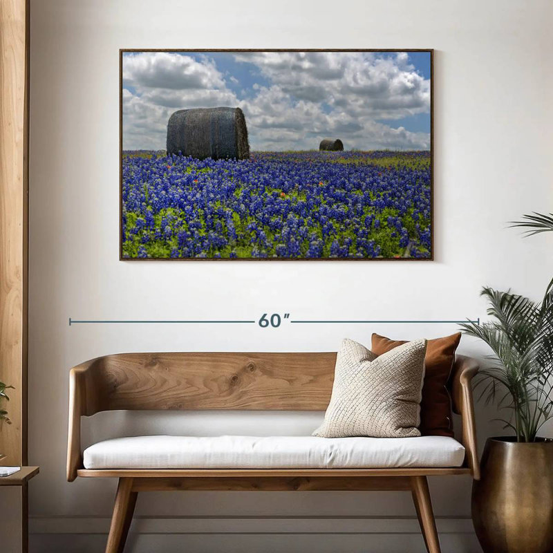 Texas Bluebonnets, 46 po x 31 po, Cadre flottant noyer