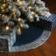 Jupe d'arbre bleu marine et argentée de la collection National Lights Company National Tree Company-62378462