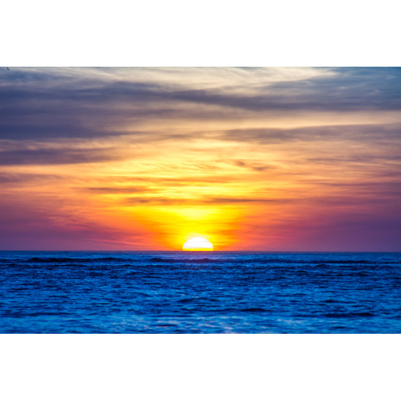 «Sunset Above the Sea» par Gunnerl - photographie sur toile tendue, L 48 po x H 32 po