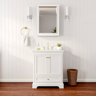 Meuble-lavabo simple 30 po blanc Deborah, comptoir en marbre de culture de Carrare, lavabo carré encastré (3 trous), garniture or brossé, armoire à pharmacie