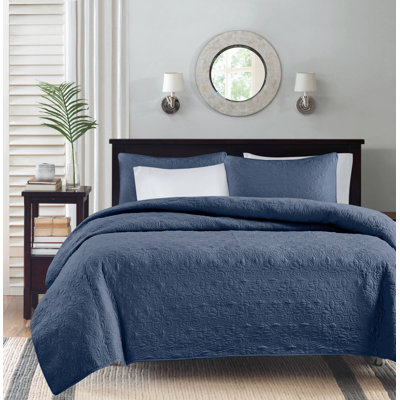Quebec Reversible Quilt Set