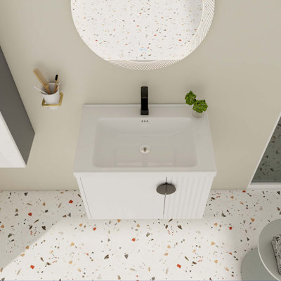 Petit meuble-lavabo avec lavabo