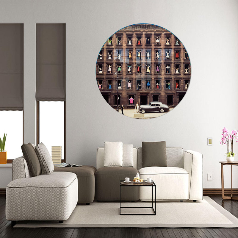 Art mural en verre inspiré Ormond Gigli mettant en vedette des filles dans les fenêtres, H 15,7 po x l 15,7 po