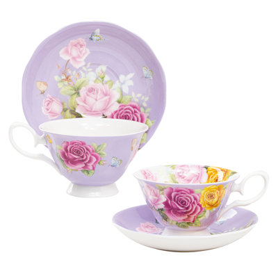Tasse et soucoupe en porcelaine tendre