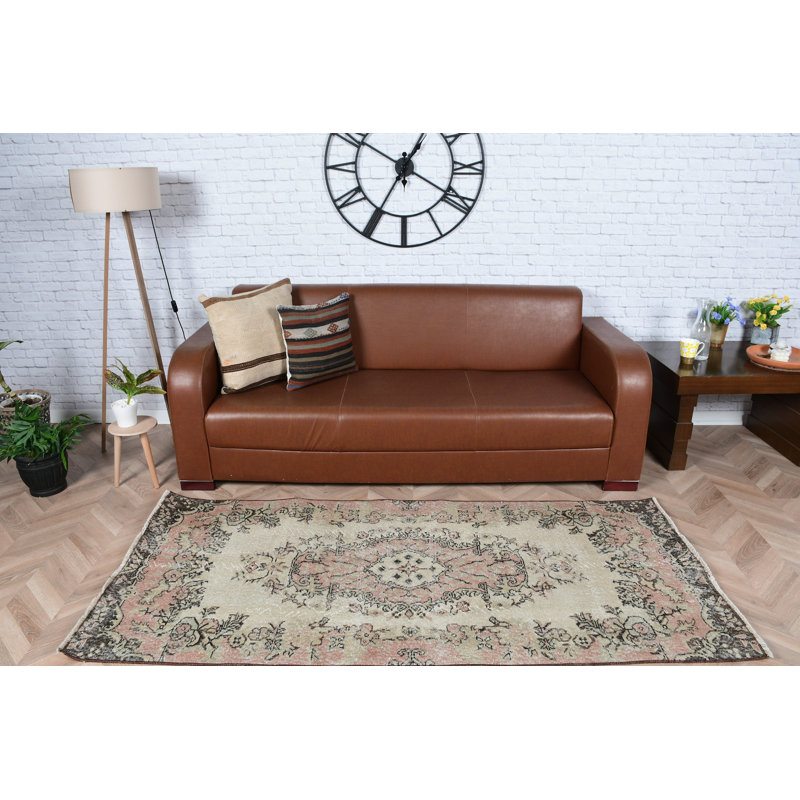 Tapis turc vintage fait à la main en rose idéal pour les vestibules de cuisine et les salons