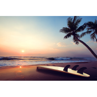 «Tropical Beach at Sunset» par Jakkapan21 - Photographie de toile tendue