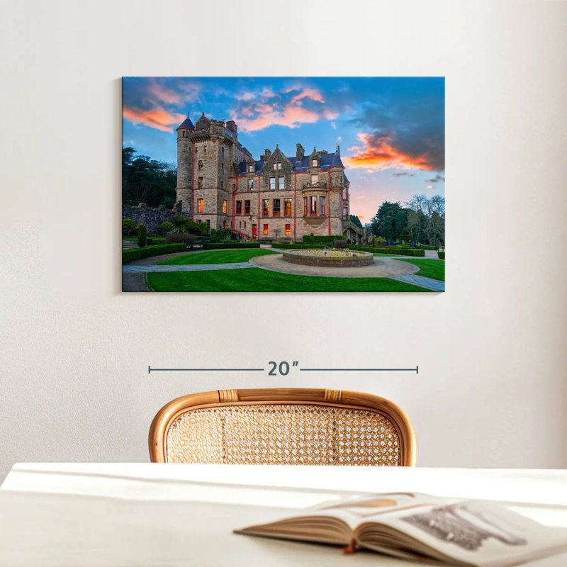Château Nicci Belfast en Irlande, H 16 po x l 24 po