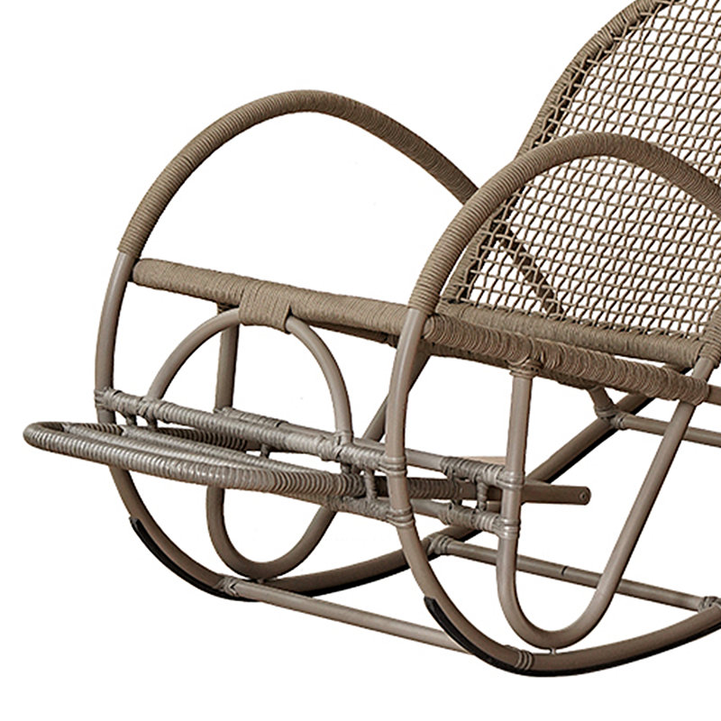 Chaise berçante tissée