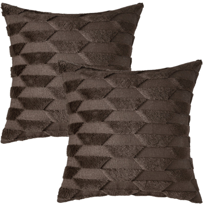 Housse de coussin en fourrure brodée - Hexagone, Brun