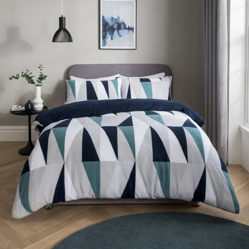 Marview Polyester Geometric Shapes Duvet Cover Set with Pillowcases Included, Navy