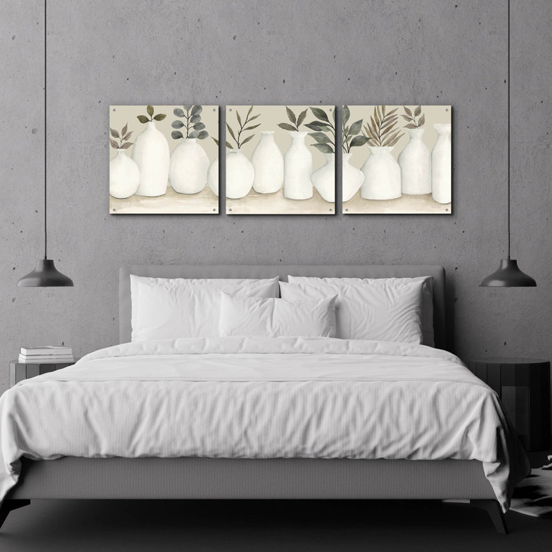 «Ivory Vases in a Row» par Cindy Jacobs, art mural en verre acrylique, ensemble de 3 pièces, H 24 po x l 72 po