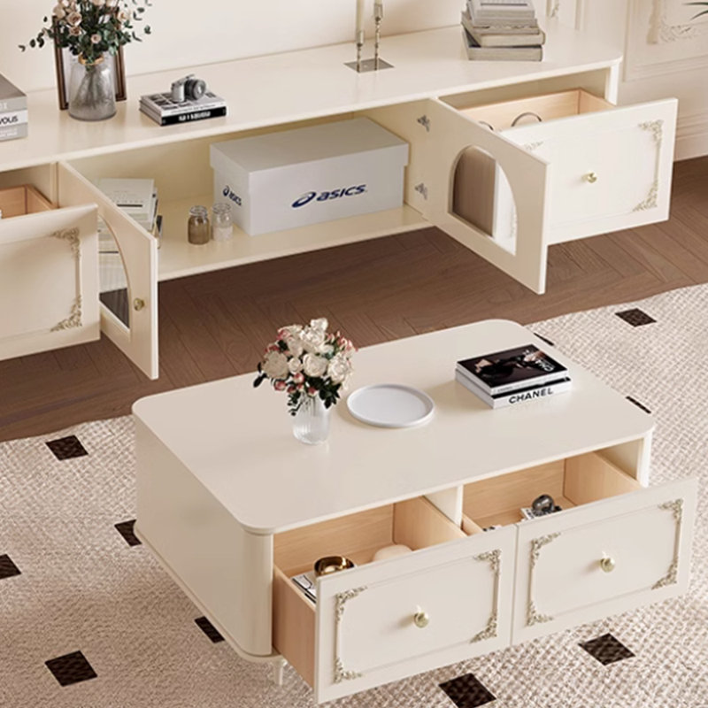 Table basse française en bois massif au design simple