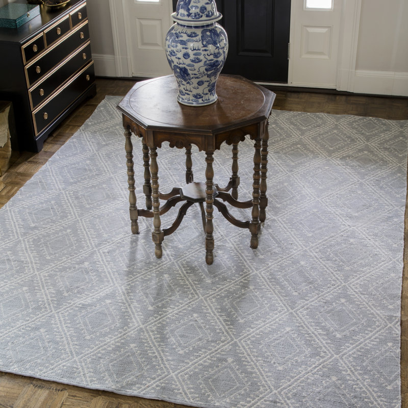 Easton Geometric Area Rug in Gray, Rectangle 2' x 3'