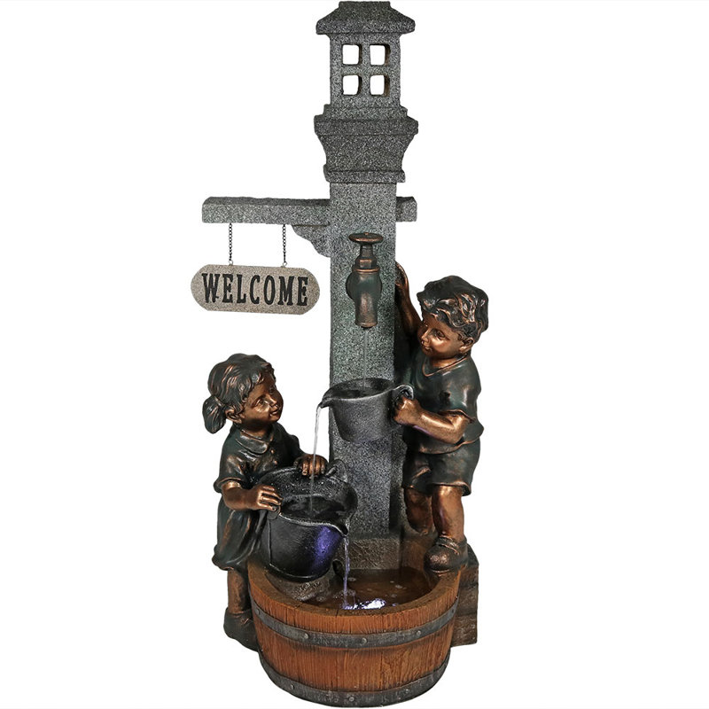 Fontaine d'extérieur en polyrésine avec lumière pour enfants jouant avec robinet Joshi