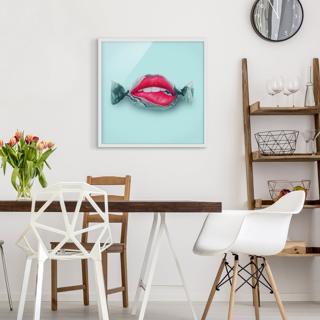 Gerahmter Grafikdruck Candy with Lips von Jonas Loose