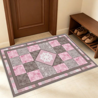 Tapis rose à motif de courtepointe pour le salon, doux et confortable, convient à toutes les saisons, facile à entretenir, tapis d'intérieur lavable à la machine, sous la table de ferme convenant à la chambre à coucher, à la salle à manger, au bureau, au patio, au balcon, à la décoration intérieure