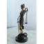 Statue en bronze Nifao Lady Justice - Sculpture d'intérieur / d'extérieur avec balances équilibrées, serpent sur base en marbre, fonte à la cire perdue fabriquée à la main, décor classique pour cabinets d'avocat et collectionneurs 9 po x 6 po x H 16 po