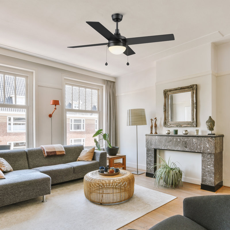 Ventilateur de plafond standard à DEL à 4 pales de 52 po avec chaînette et ensemble d'éclairage inclus Aristodemo