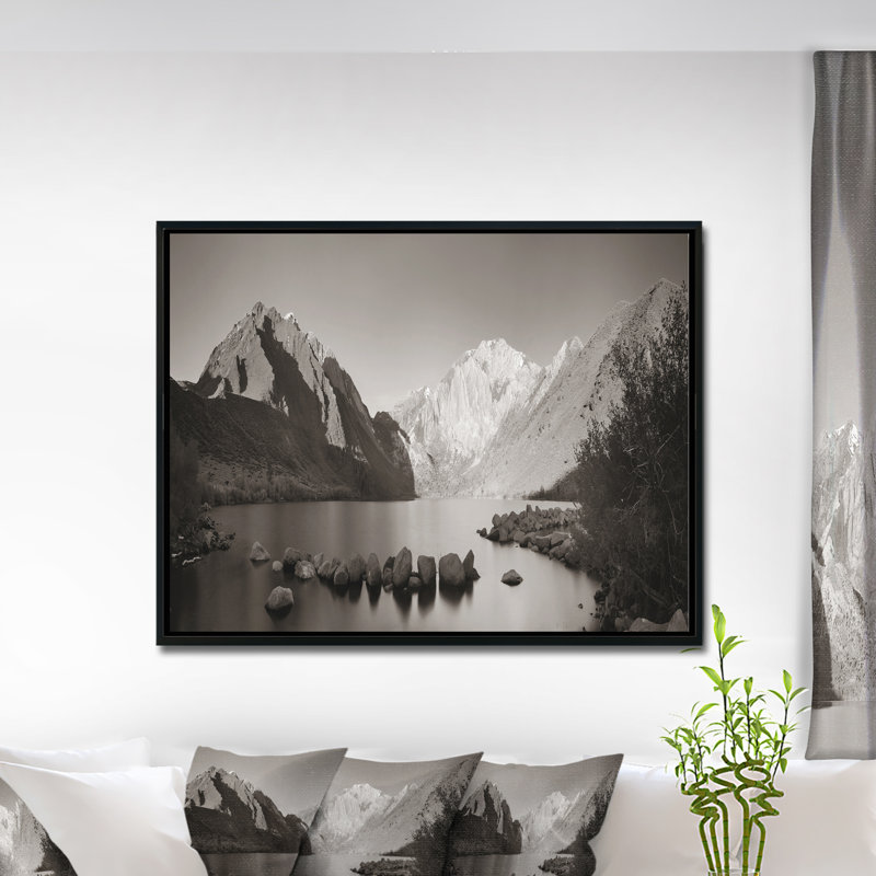 «Snow Mountain Lake Panorama», photographie, H 28 po x l 60 po x P 1,5 po, Toile avec cadre flottant