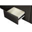 Grand lit gris avec chaise longue de massage, haut-parleurs, espace de chargement, espace pour bijoux et solutions de rangement pour la chambre à coucher