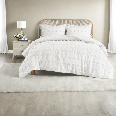 Elegant King/cal King Bedding Sets, Polyester Comforter With Clip Jacquard Design For Home Use