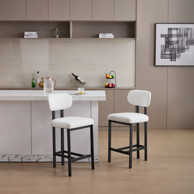 Comfortable And Sturdy Set Of Two Bar Stools, Ideal For Kitchen Islands, Dining Rooms, And Bars With High - Quality Construction