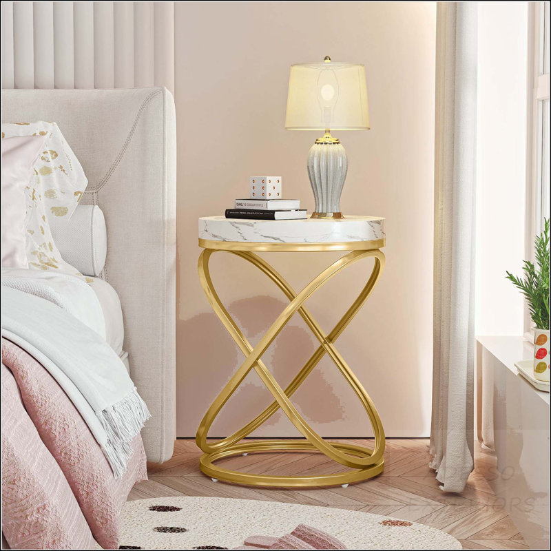 Table d'appoint ronde de 26 po avec plateau en faux marbre et structure dorée