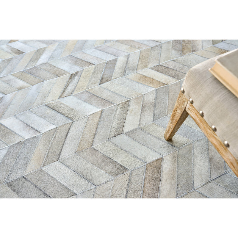 Natural Hide Cowhide Chevron Area Rug, Rectangle 8' x 11'
