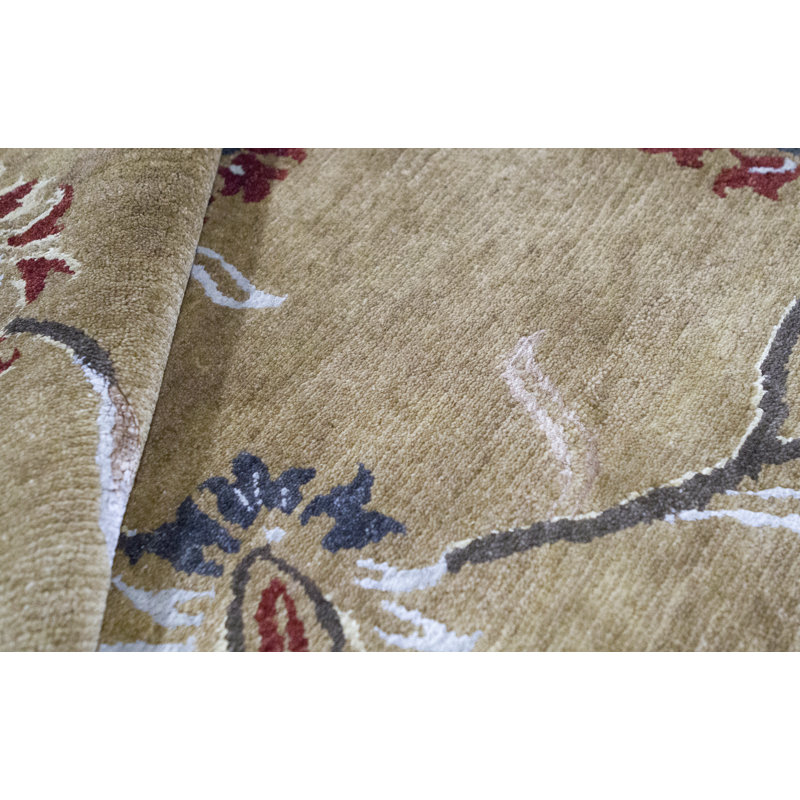 Tapis doré de haute qualité noué à la main