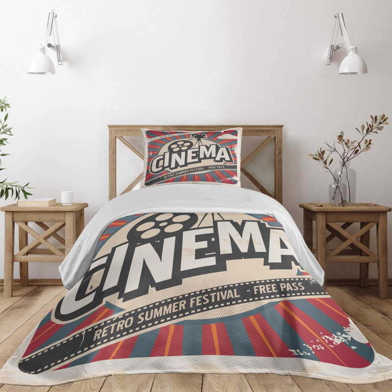 Retro Cinema Print King Size Quilted Bedspread Set