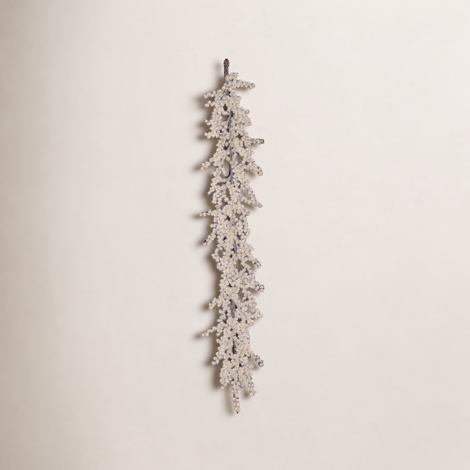 Solomon Waterproof Winter Berry Garland, White
