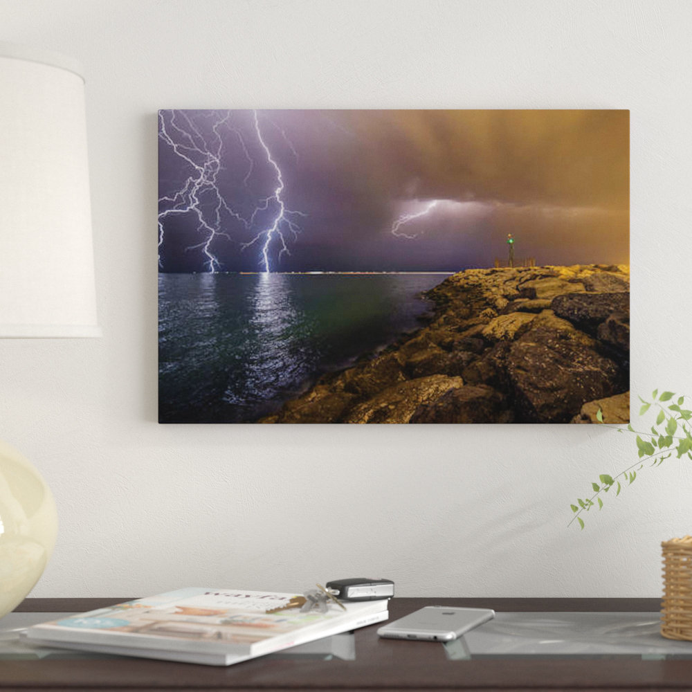 'When Lightning Strikes' Photographic Print on Canvas East Urban Home Mat 