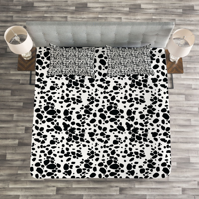 Dalmatian Dog Bedspread Set with Shams, 220 x 264 cm