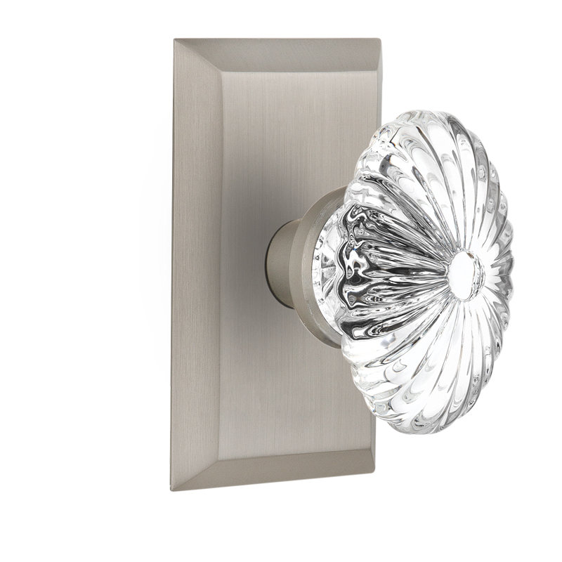 Plaque de studio avec bouton de porte ovale en cristal cannelé, Nickel satiné
