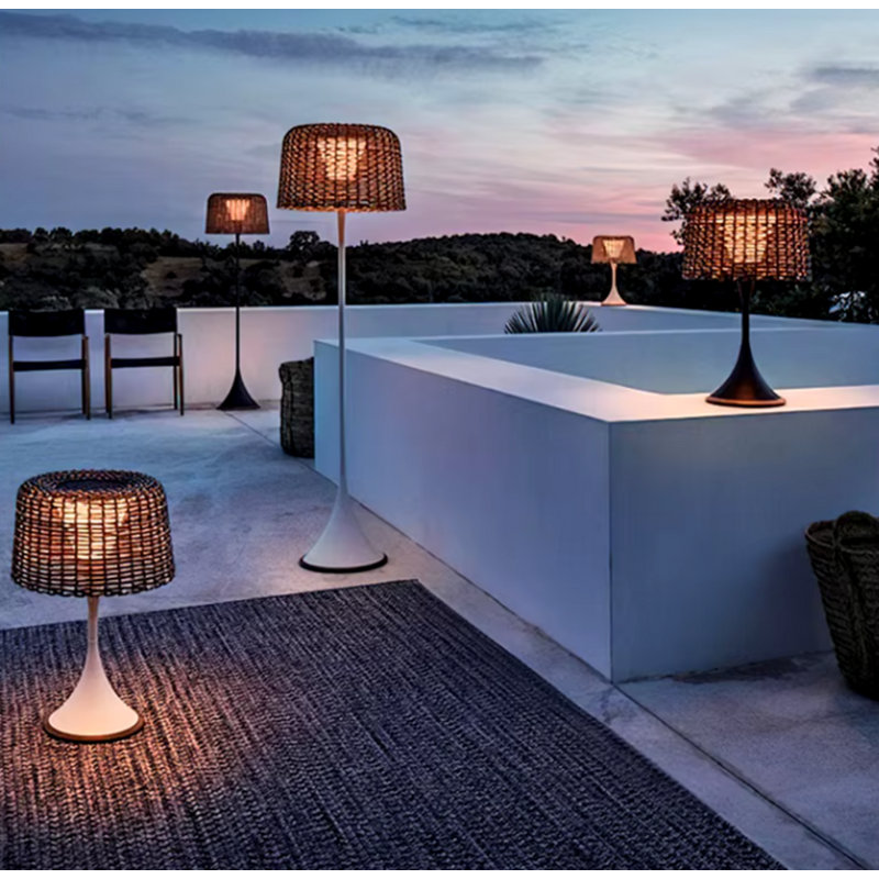  Lampe sur pied en métal et rotin Serenity | Lampe 3000K à DEL pour l'intérieur et l'extérieur