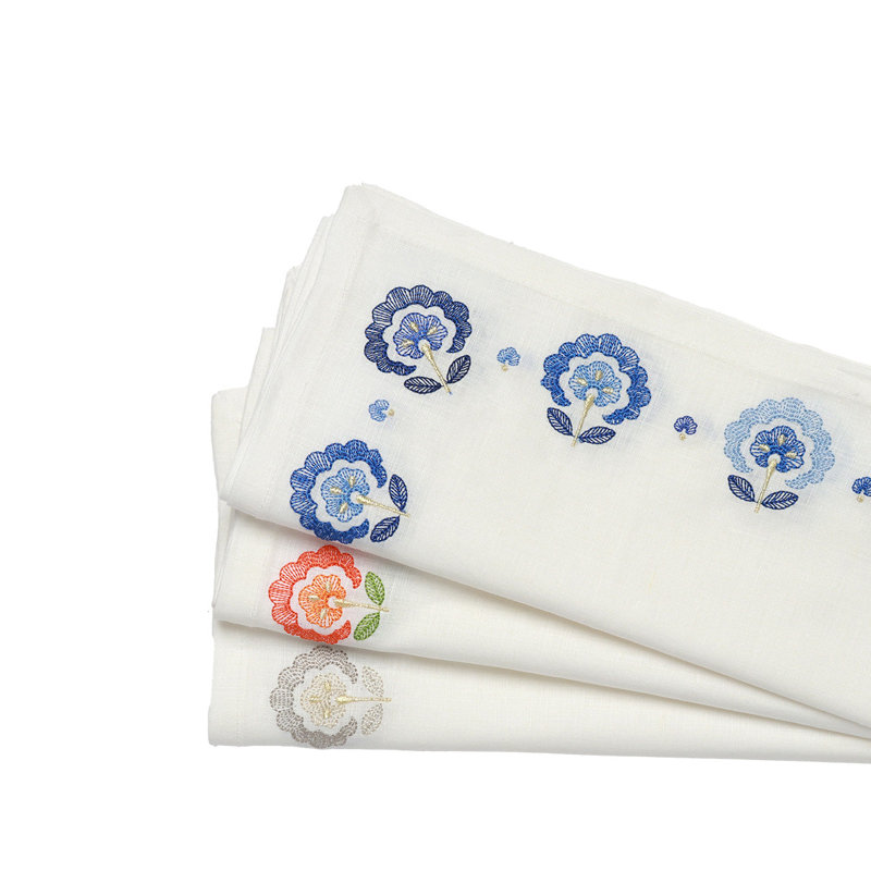 Carnation Napkin, White/Gray/Natural