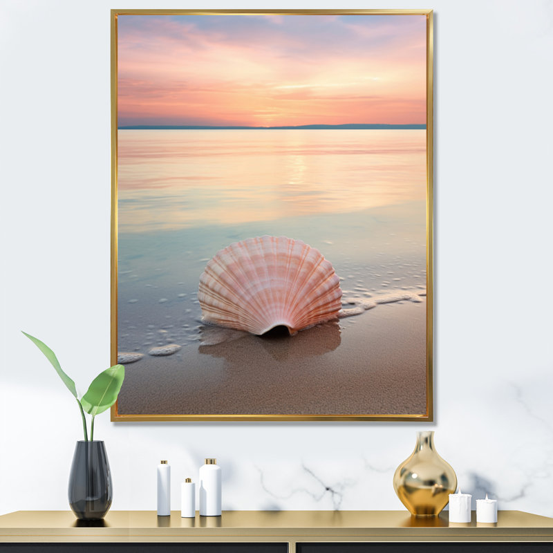 «Allenton Beige Clam Seashore Serenade I», reproduction d'art sur toile, Cadre flottant doré, H 40 po x l 30 po x P 1,5 po