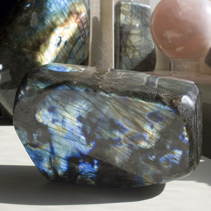 Labradorite arc-en-ciel de nombreux angles