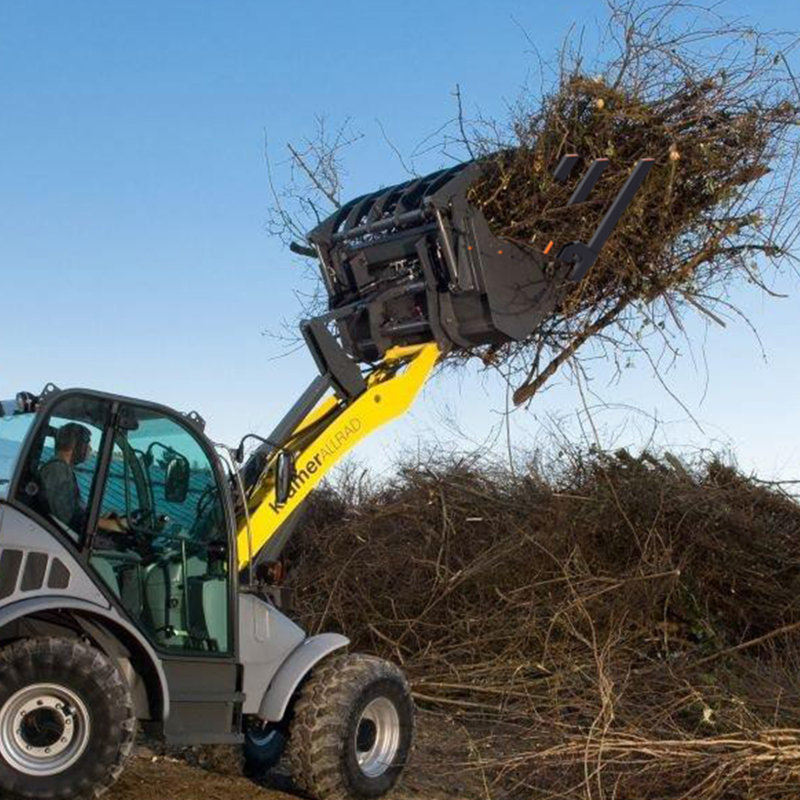 Fourches à débris robustes à pince pour seau de tracteur de 48 po - 5 palettes, capacité de 2 500 lb, convient aux chargeuses compactes - antirouille - sécuritaire - noir