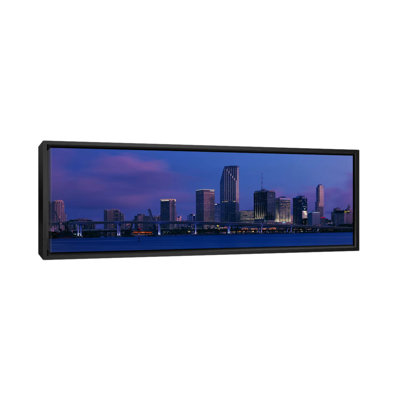 «Buildings at the Waterfront Miami, Florida», reproduction d'art sur toile tendue