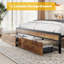 Solution de chambre à coucher spacieuse et moderne en velours et métal