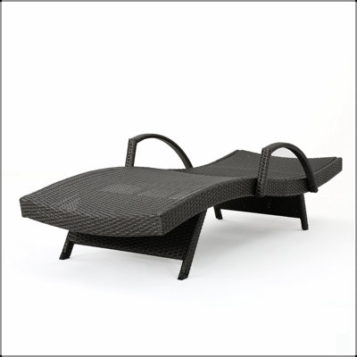 Chaise longue en osier avec accoudoirs SALEM PE, résistante aux intempéries et ergonomique, pour un confort et un style d'extérieur ultimes