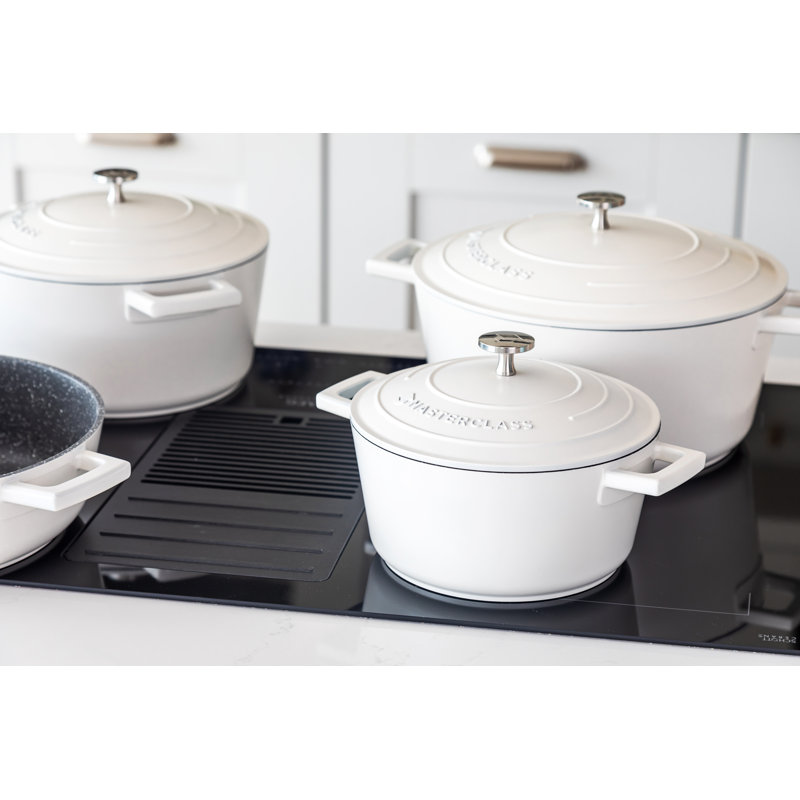 MasterClass Cast Aluminum Round Casserole, 28cm / 2.5L, Cream